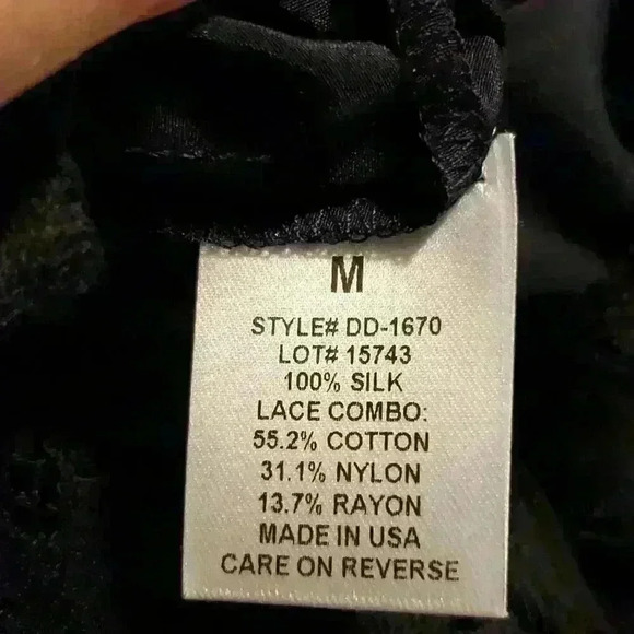 Intermix Black Lace Long Sleeve Blouse Women’s Size M Silk Navy Contrast Top - Picture 8 of 9